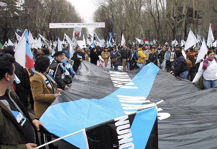 2002-Bandeira_Nunca_Máis-Xose_Maria_Torne-04