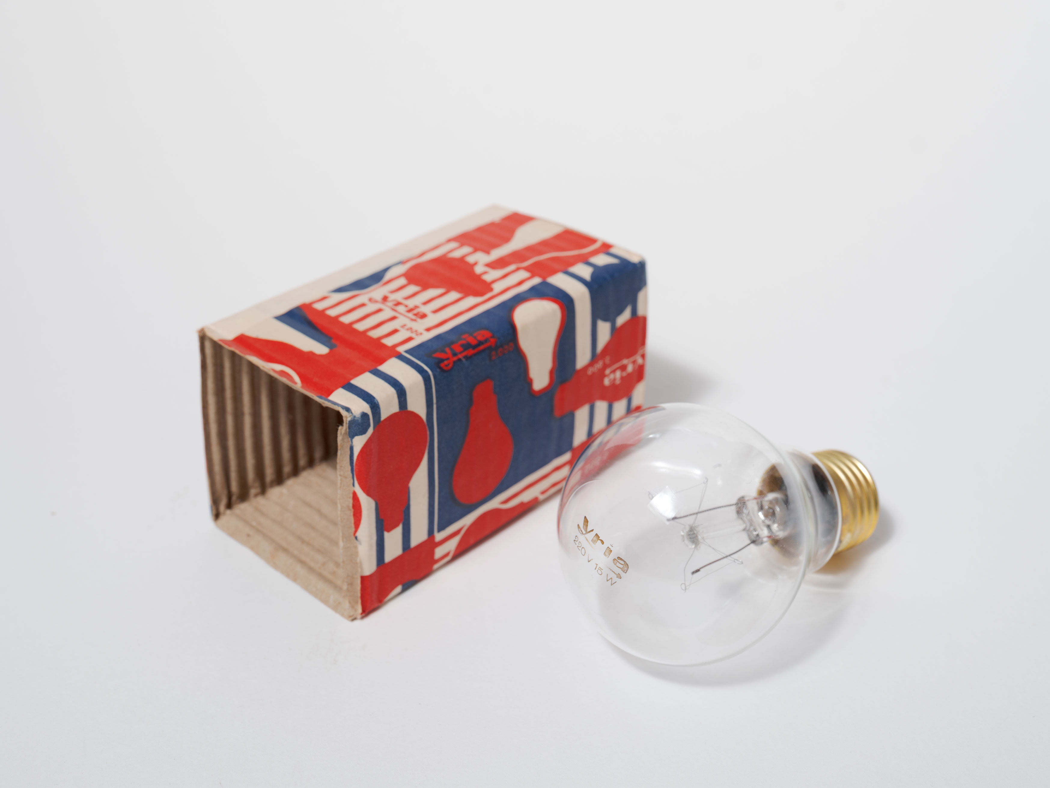 1950-caixa-lampada-Yria-04