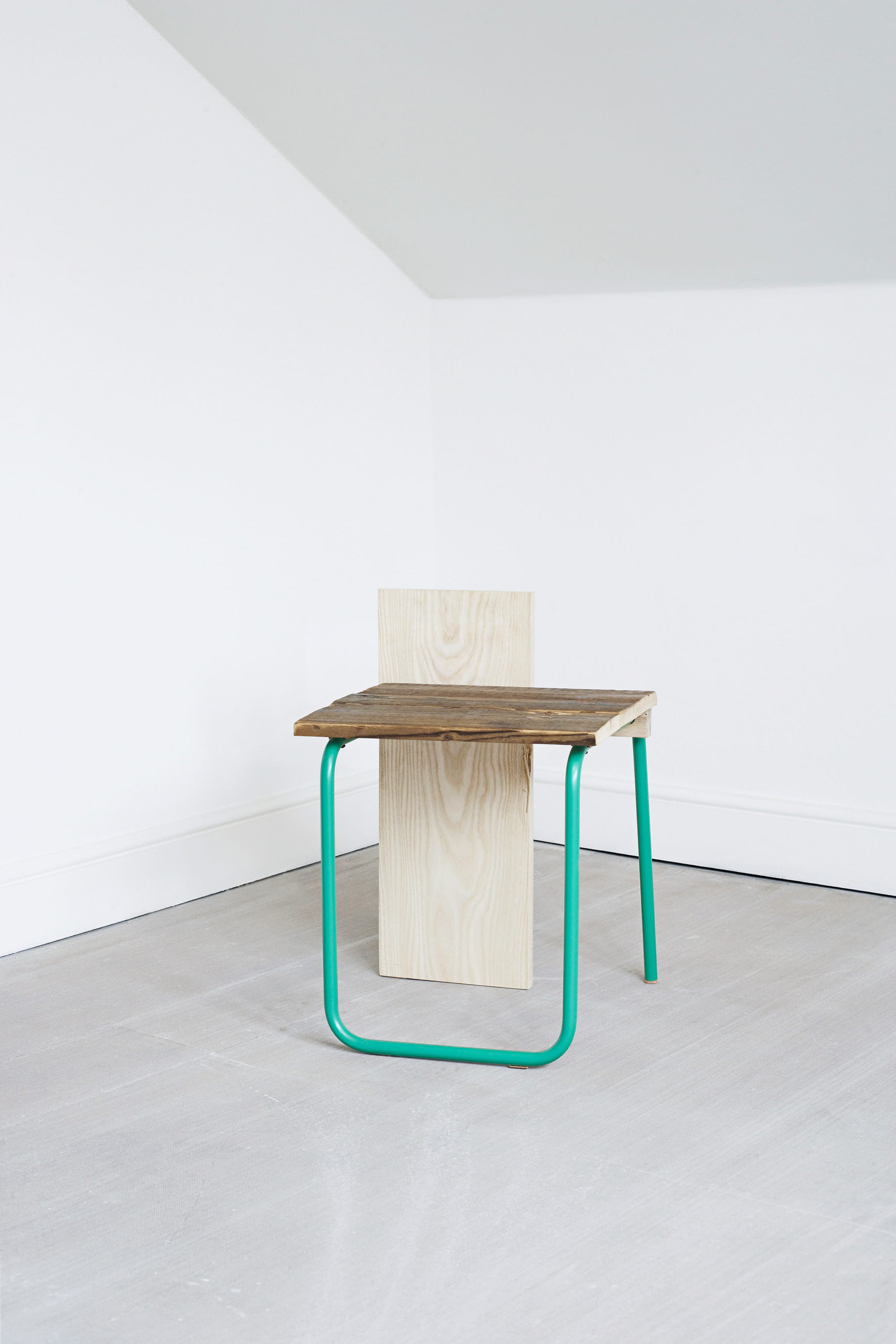 2009-V&A_Chairs-Tomas_Alonso_02