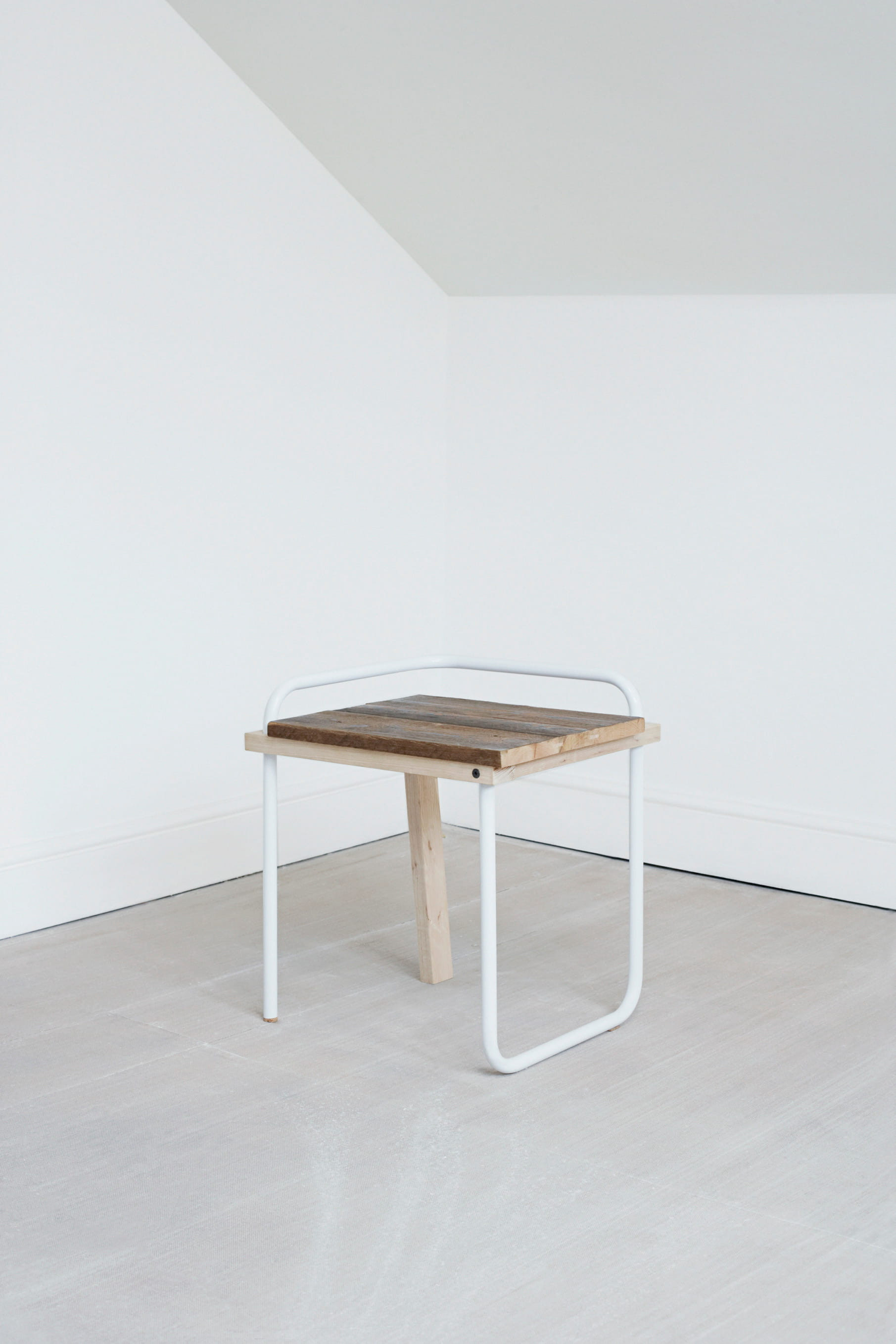 2009-V&A_Chairs-Tomas_Alonso_11